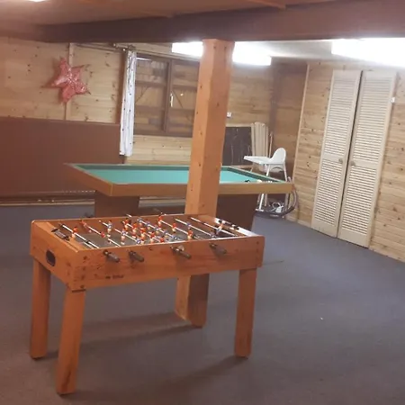 Retro Chalet Met Zwembad Manhay