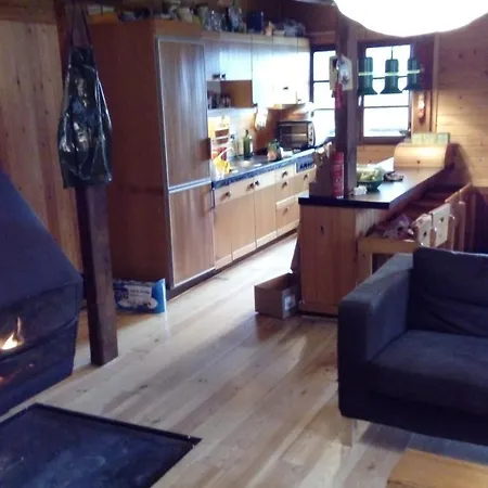 Retro chalet met zwembad * Manhay